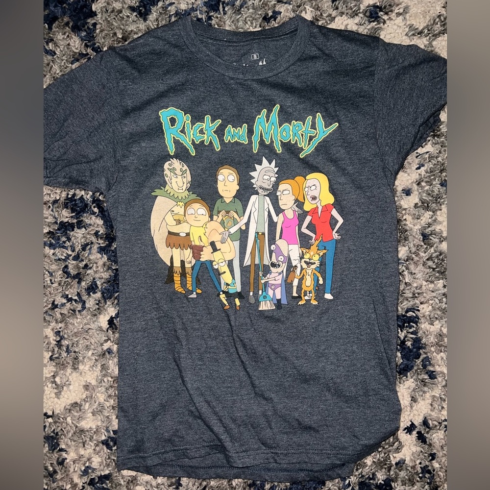 Rick and Morty graphic tee.